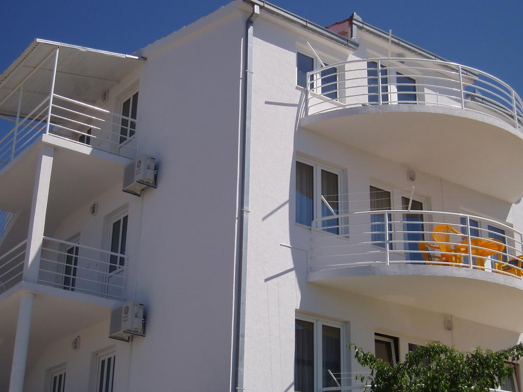 Apartments Niko Trogir Exterior photo
