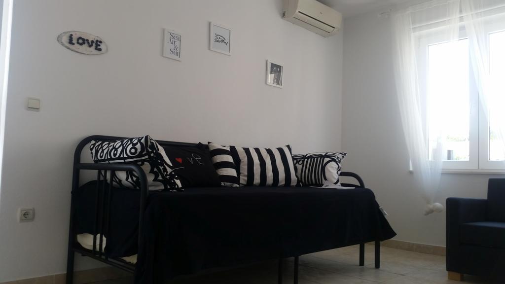 Apartments Niko Trogir Exterior photo